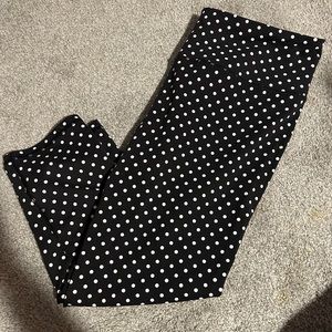 Black and white polka dot Victoria secret sport women’s size large capri legging